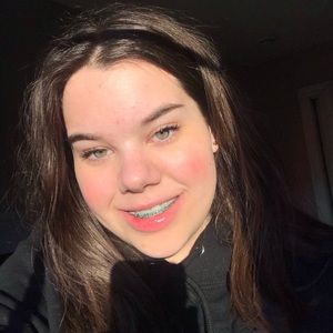 Meet your Posher, Emy